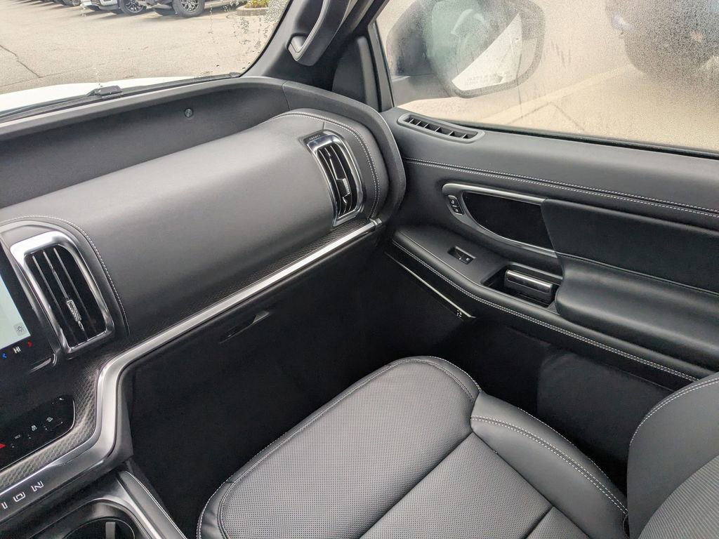 New 2026 Ford Expedition Max Platinum image 16