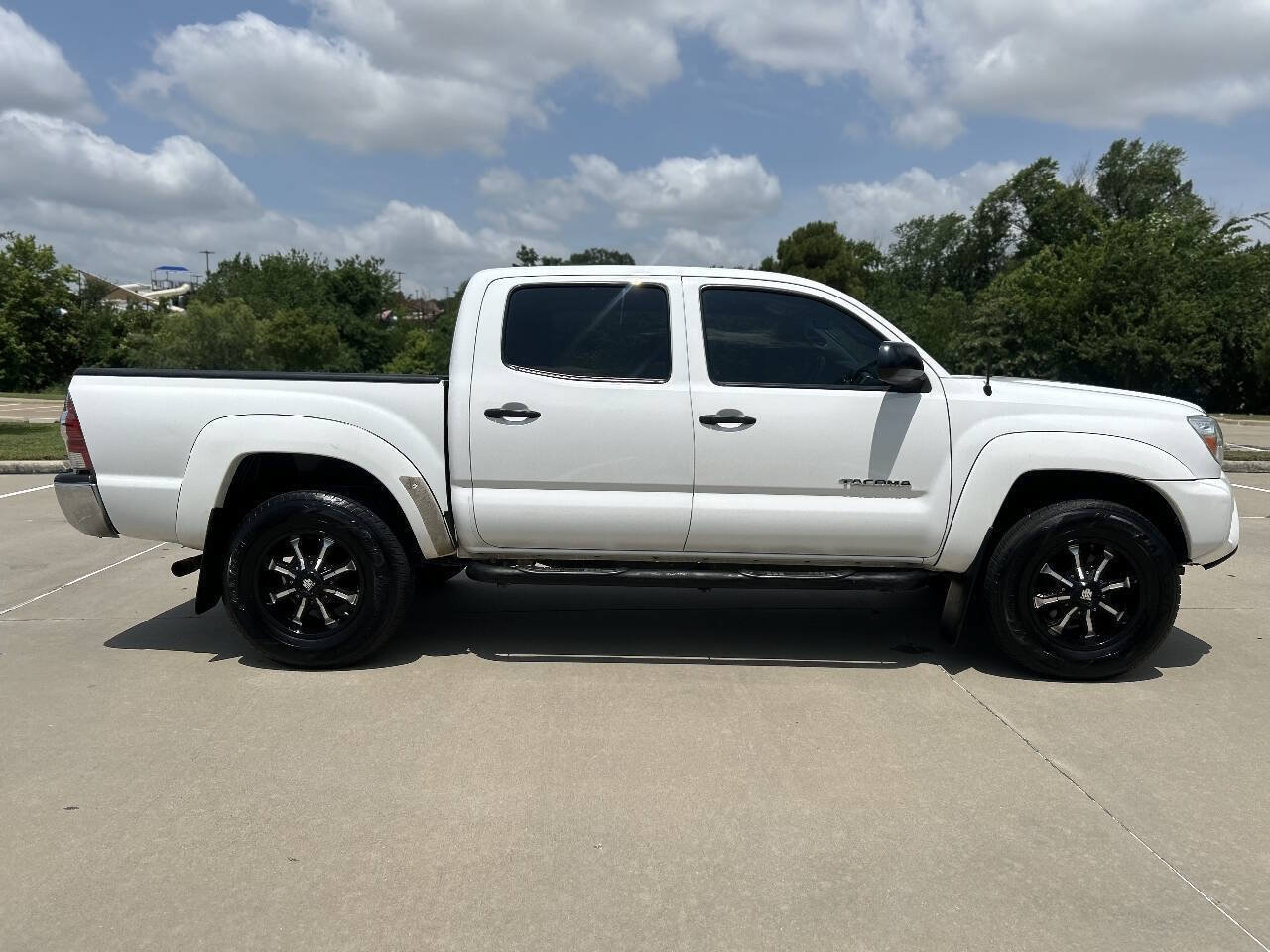 Used 2015 Toyota Tacoma PreRunner w/ SR5 Package RWD image 5