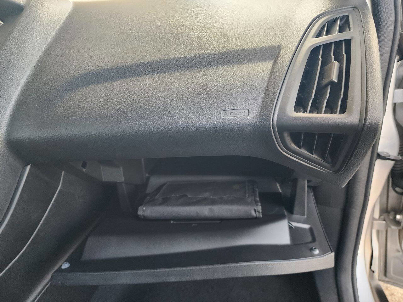 Used 2015 Ford Focus SE image 33