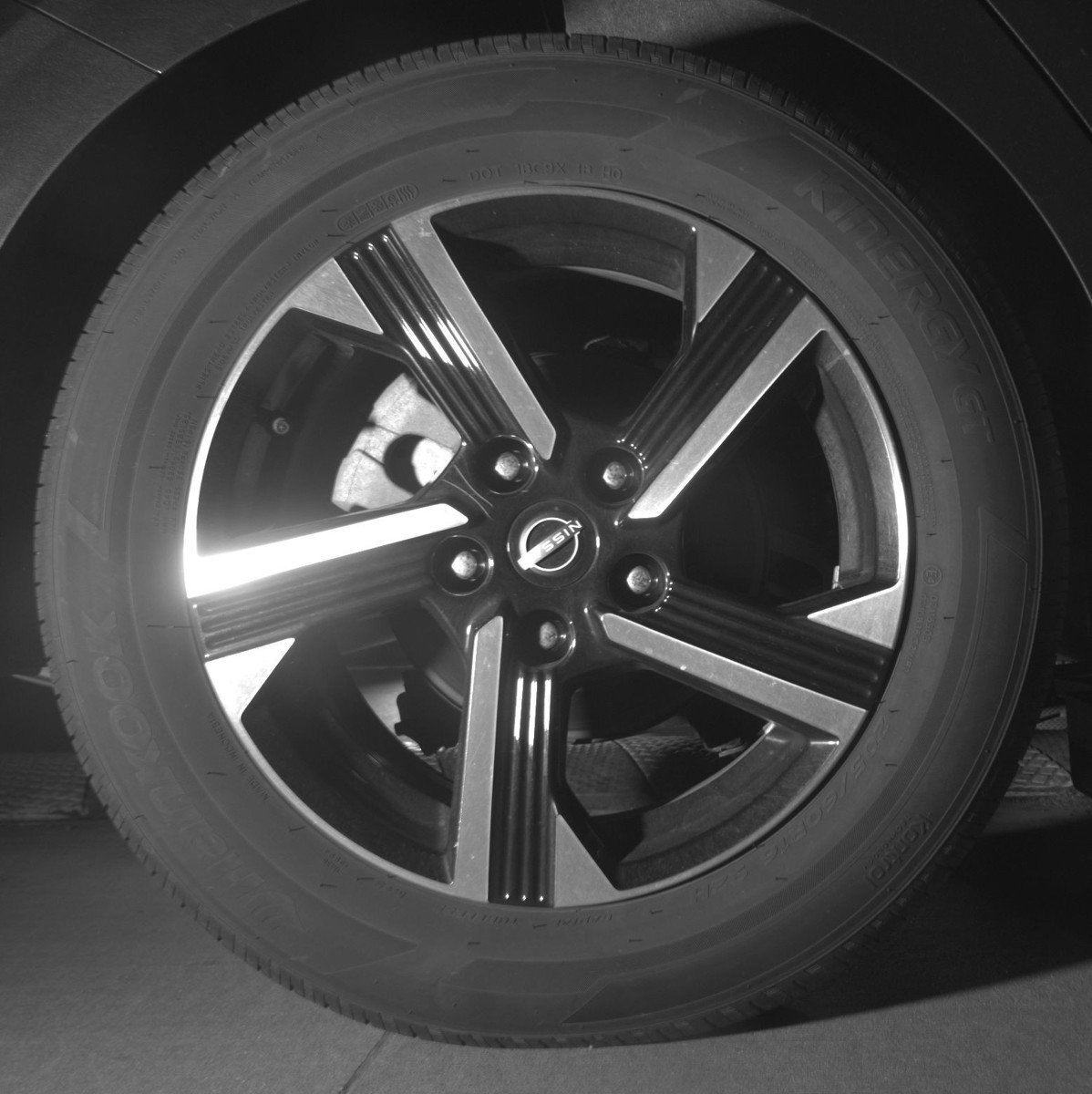 Used 2025 Nissan Sentra SV FWD image 15
