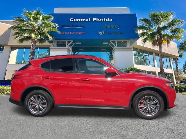 Used 2023 Alfa Romeo Stelvio Sprint RWD image 4