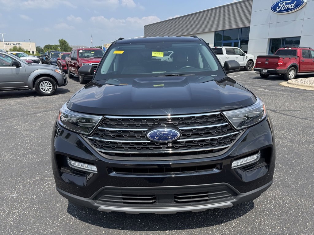 Used 2023 Ford Explorer XLT w/ Equipment Group 202A image 8