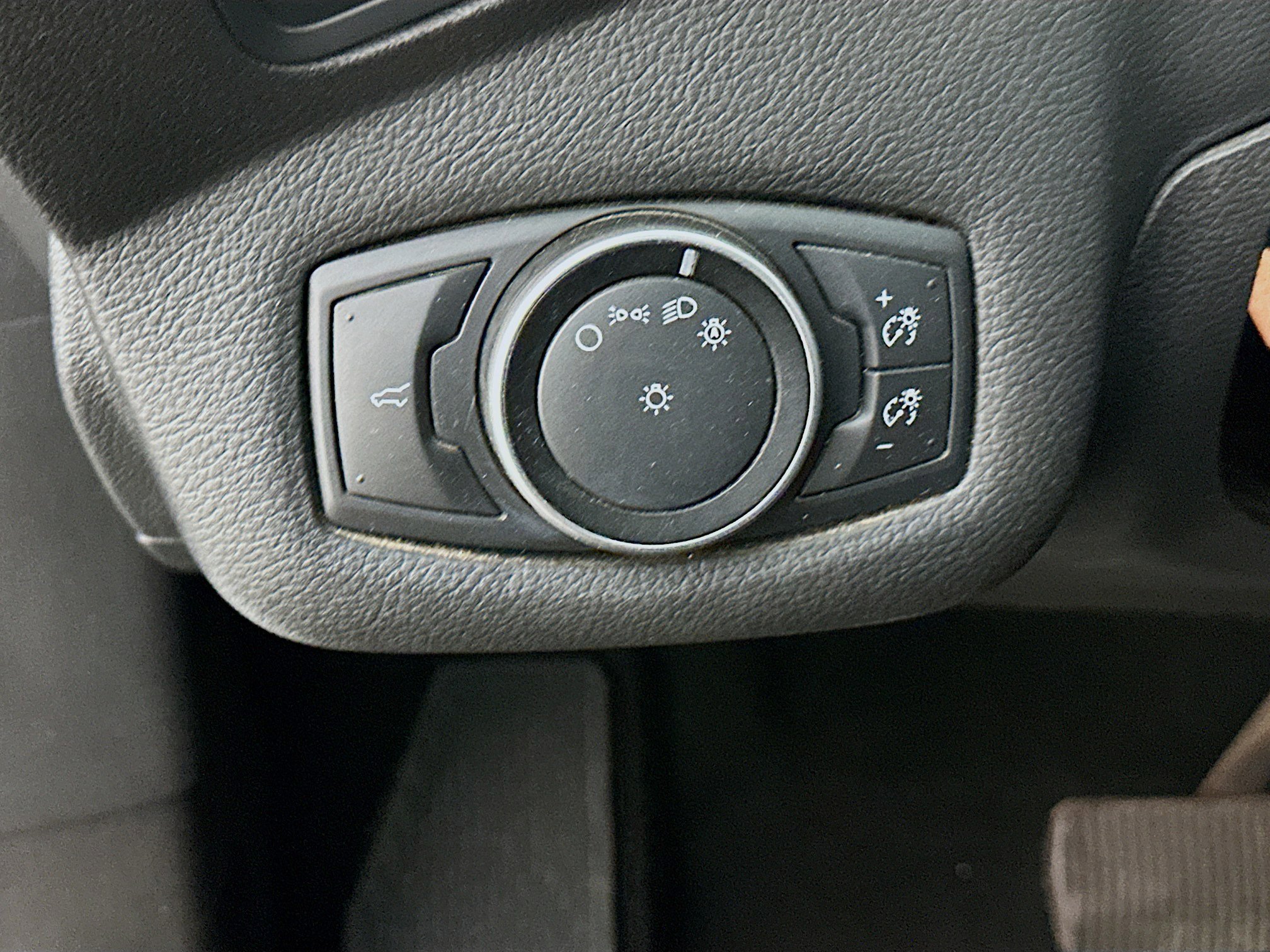 Used 2017 Ford Escape S FWD image 16