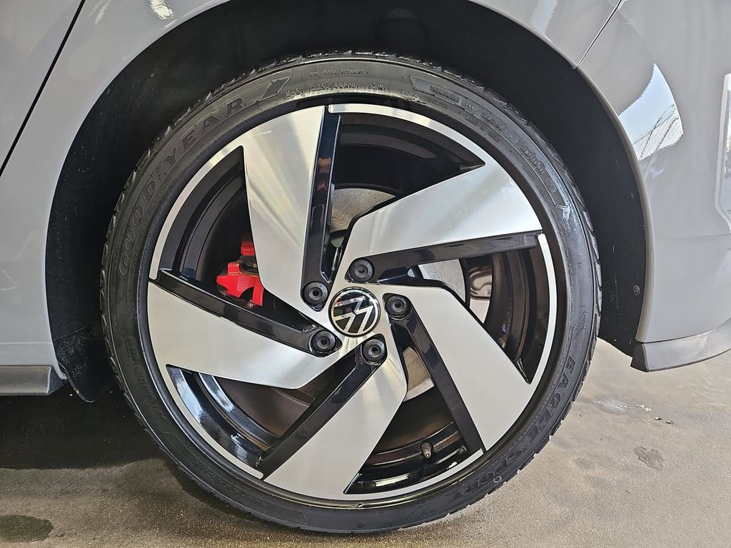 Used 2022 Volkswagen GTI SE image 33