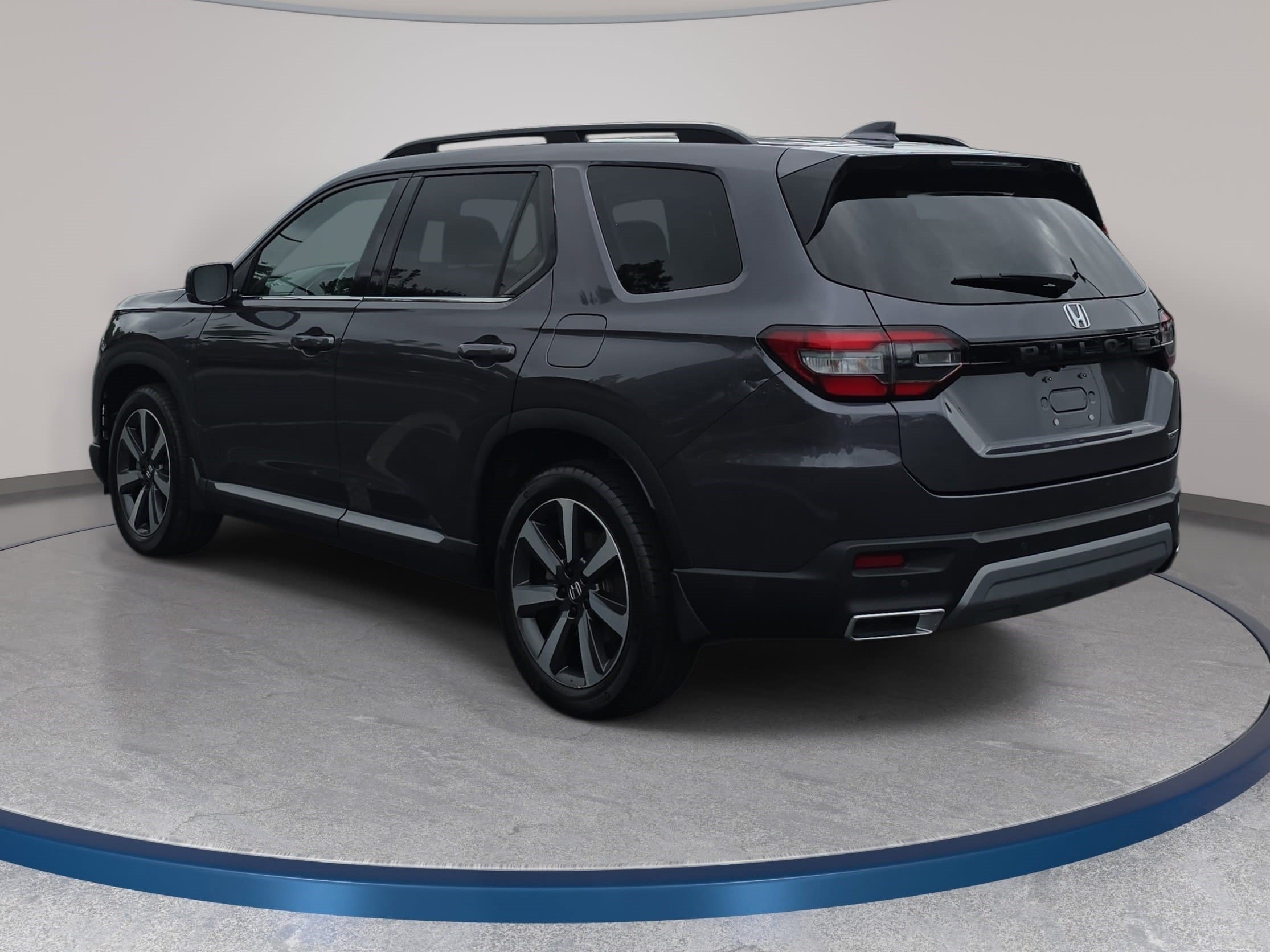 Used 2023 Honda Pilot Touring image 7
