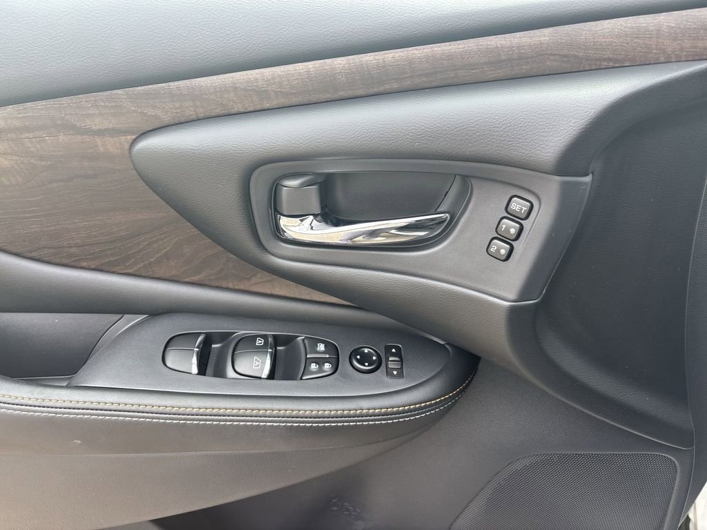 Certified 2024 Nissan Murano Platinum w/ Cargo Package image 24