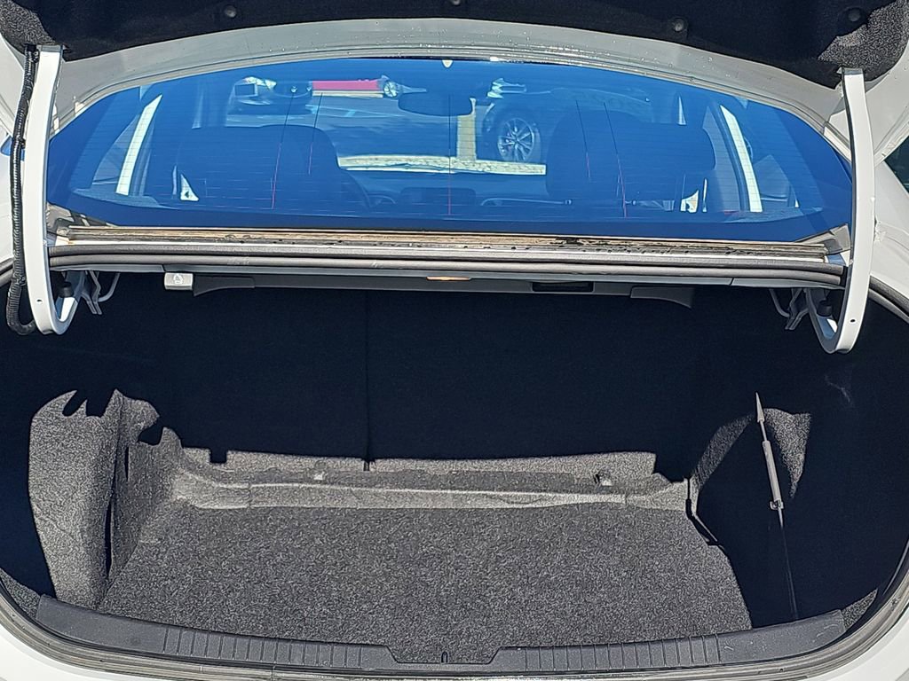 Used 2025 Chevrolet Malibu LT image 12