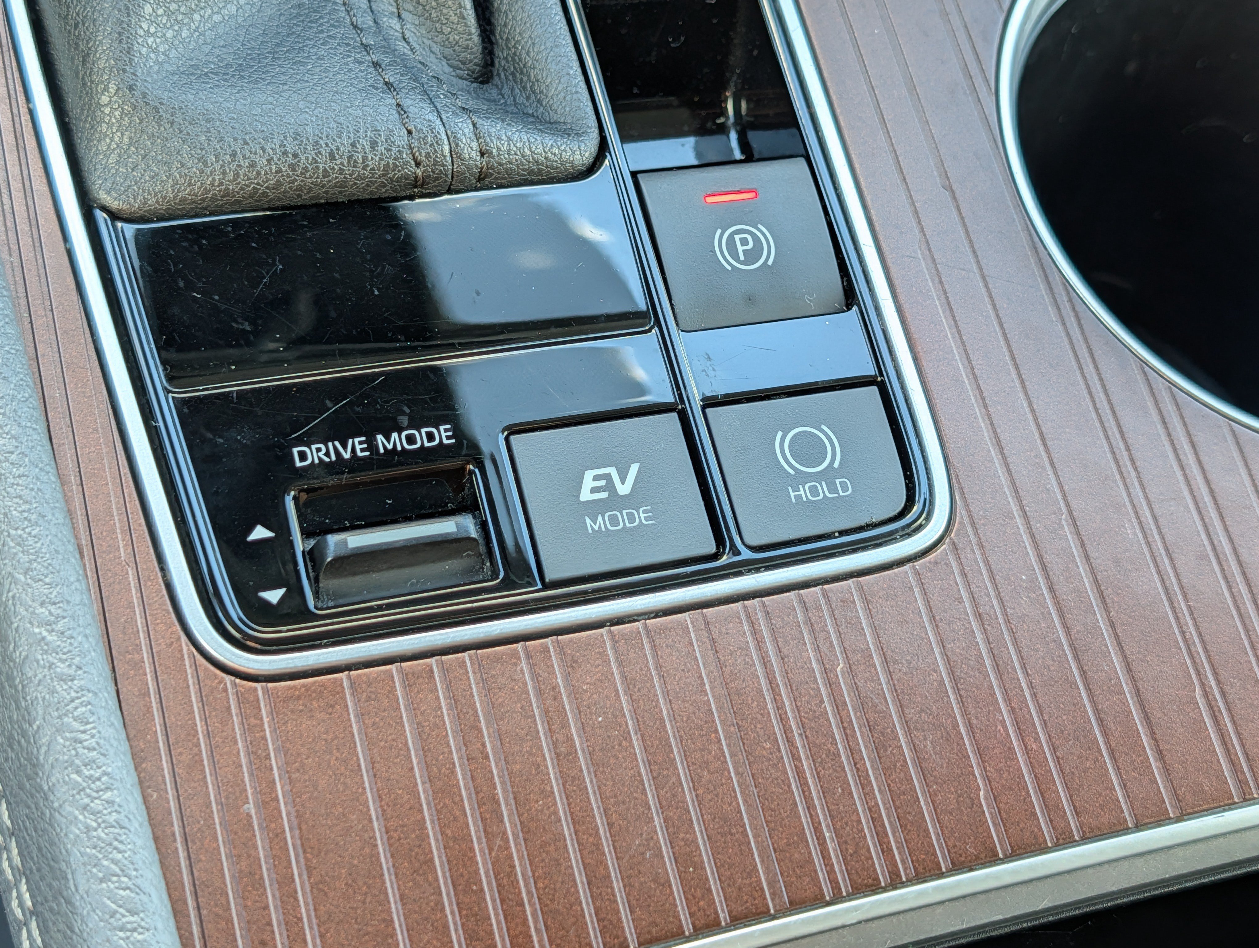 Used 2024 Toyota Sienna LE FWD image 28