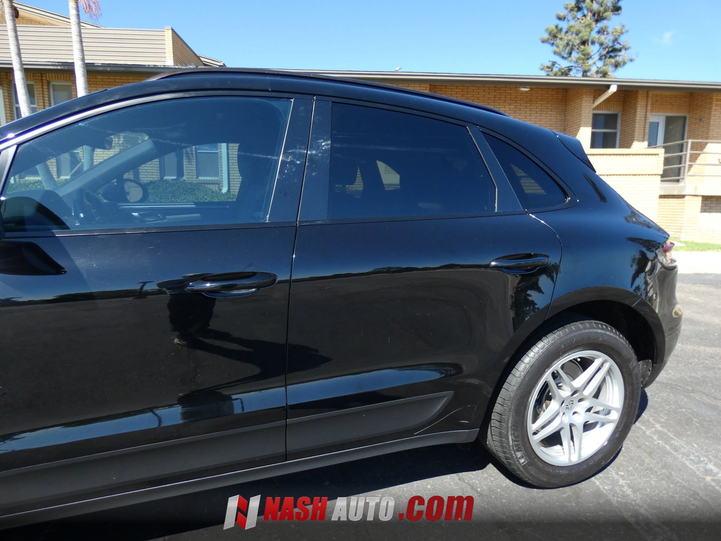 Used 2020 Porsche Macan AWD/4WD image 13
