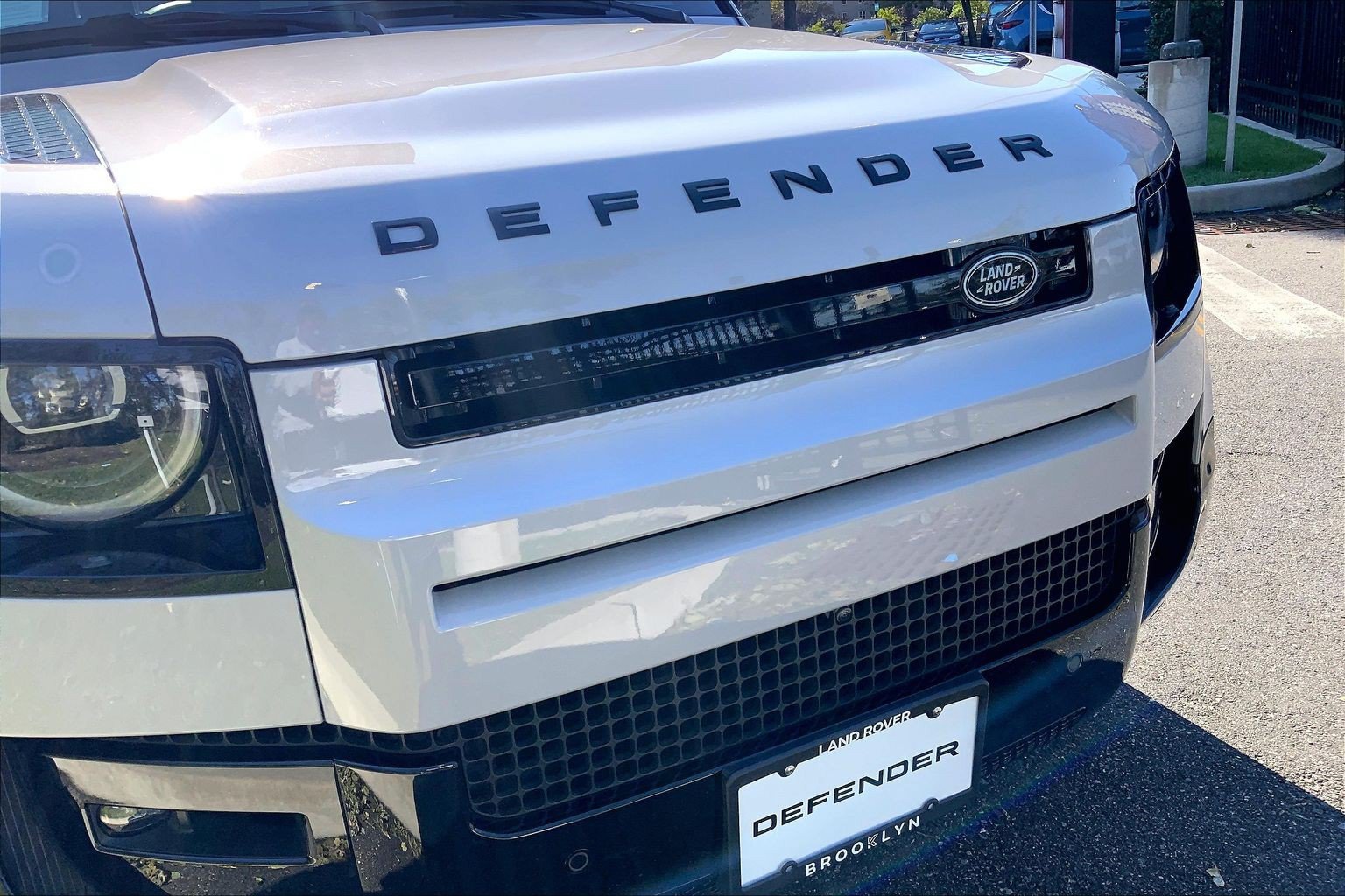 Certified 2026 Land Rover Defender 110 X-Dynamic SE AWD/4WD image 30