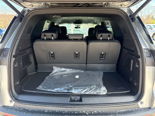 New 2026 Chevrolet Traverse LT w/ Driver Confidence Package AWD/4WD image 7