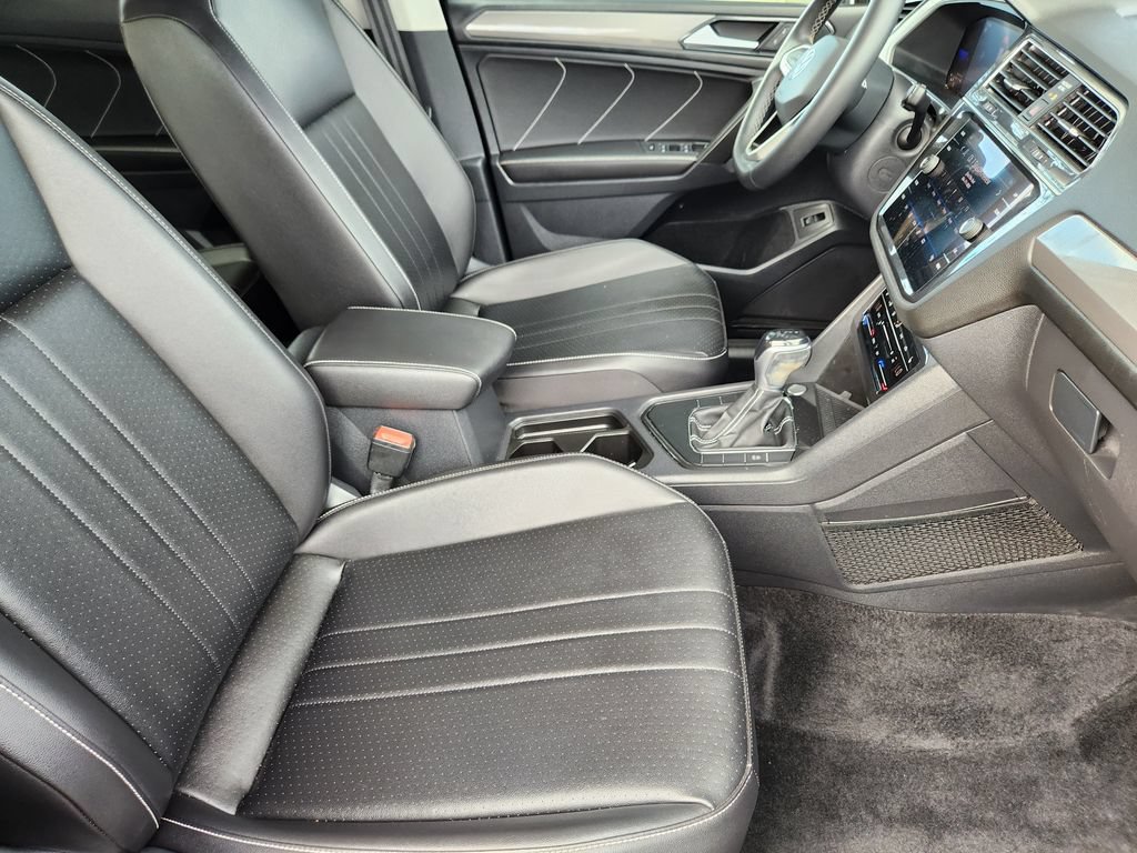 Used 2022 Volkswagen Tiguan SE FWD image 5