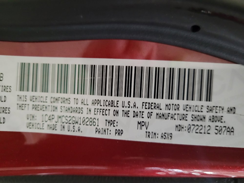 Used 2016 Jeep Cherokee Latitude w/ Cold Weather Group image 33