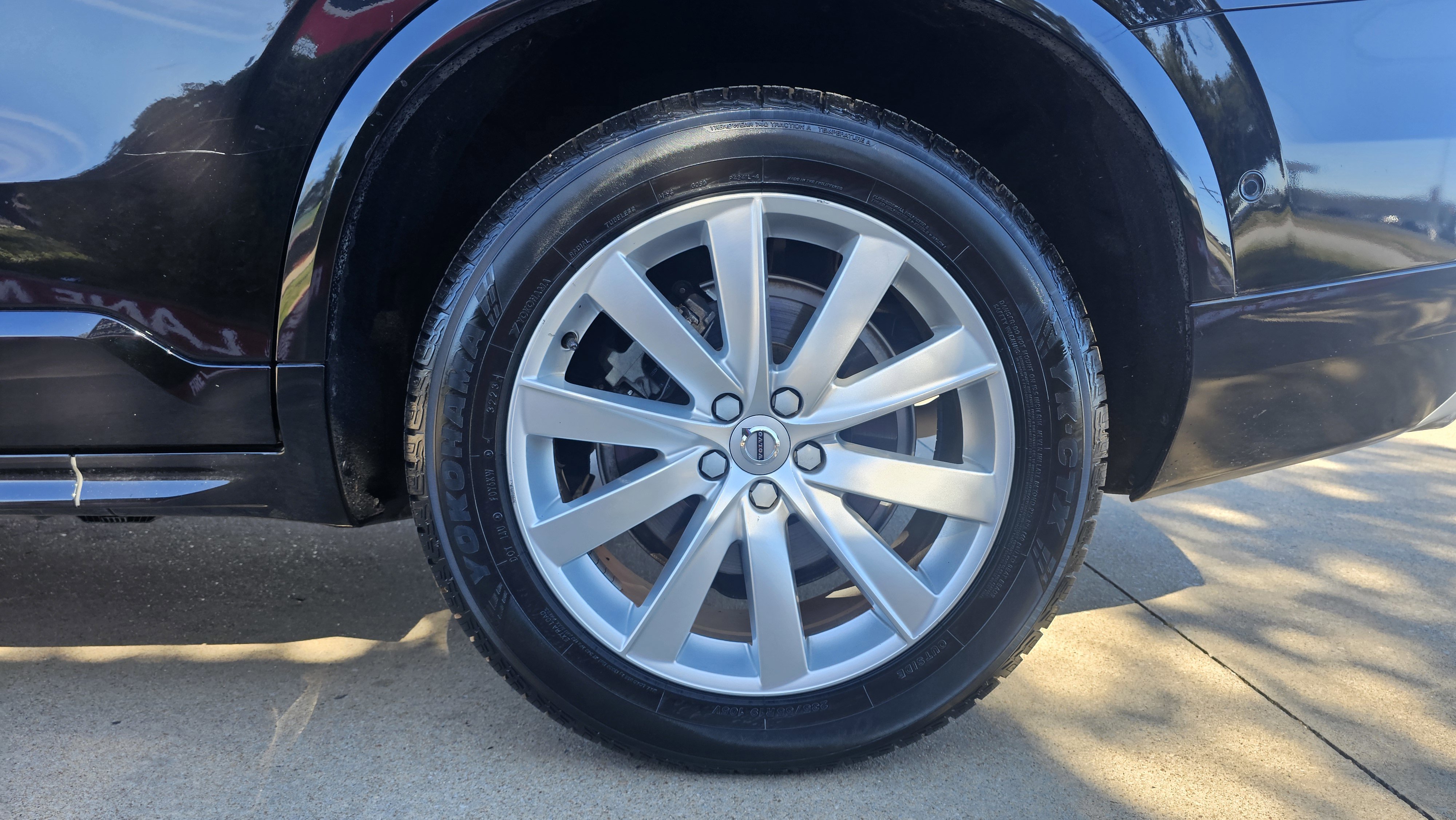 Used 2017 Volvo XC90 T6 Momentum w/ Vision Package image 15