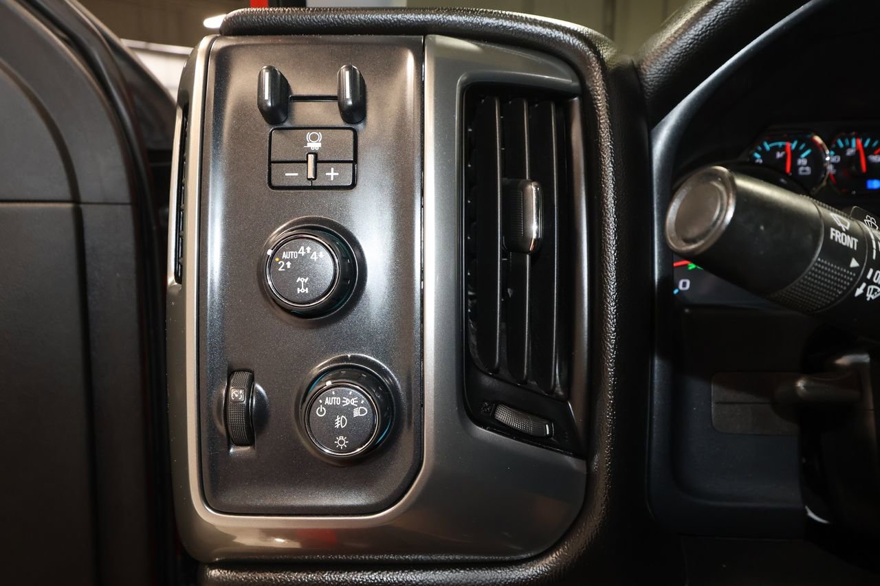 Used 2018 Chevrolet Silverado 1500 LT w/ All Star Edition image 11