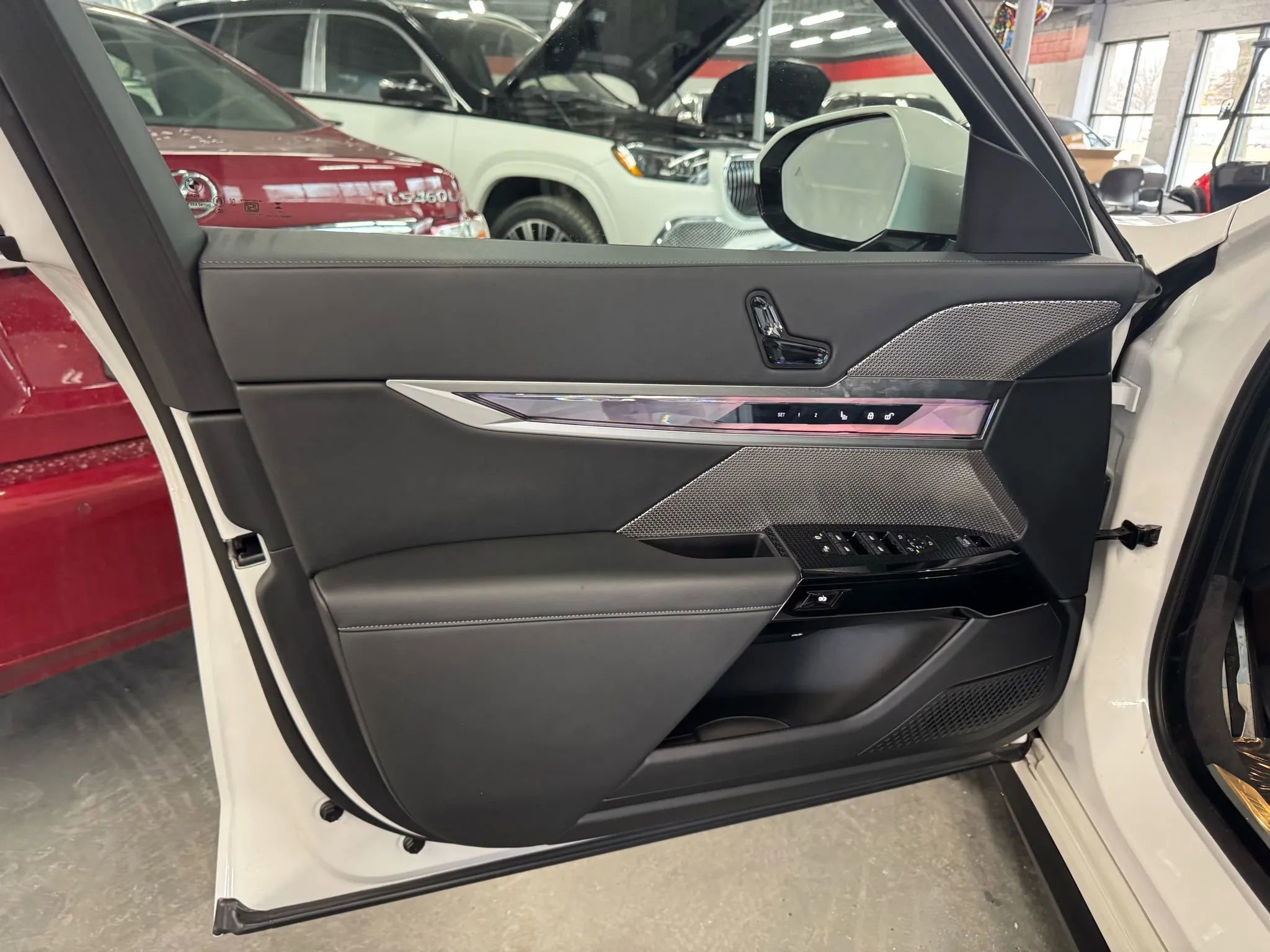 Used 2024 BMW 740i image 23