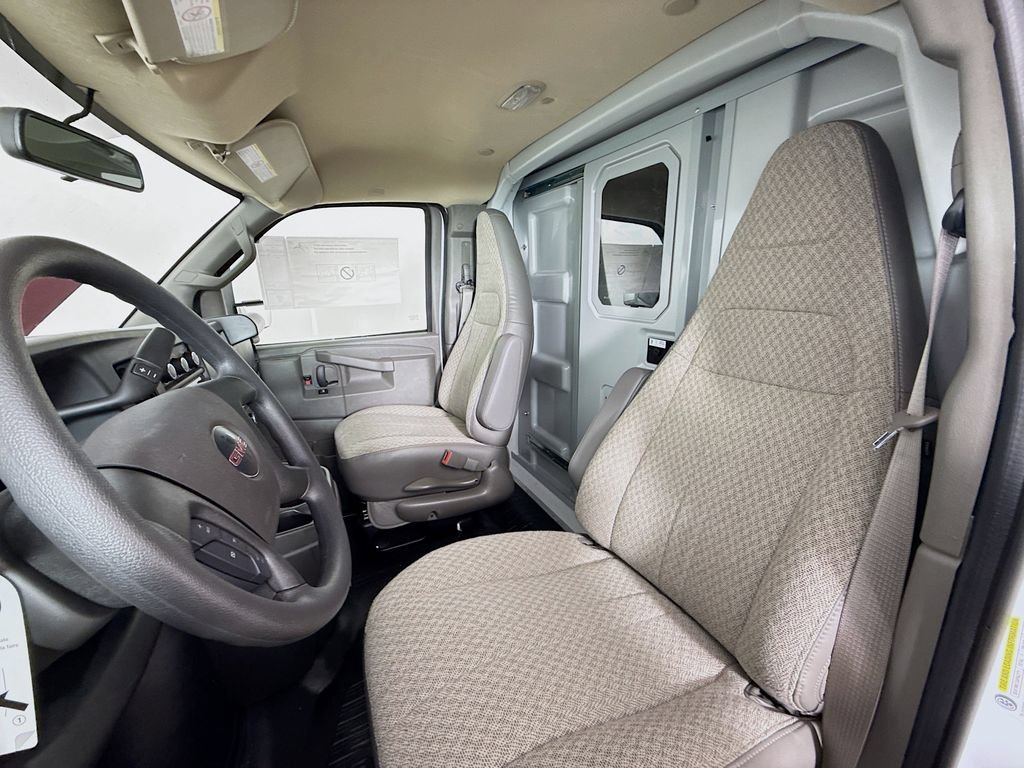 New 2025 GMC Savana 3500 w/ Power Convenience Package RWD image 22