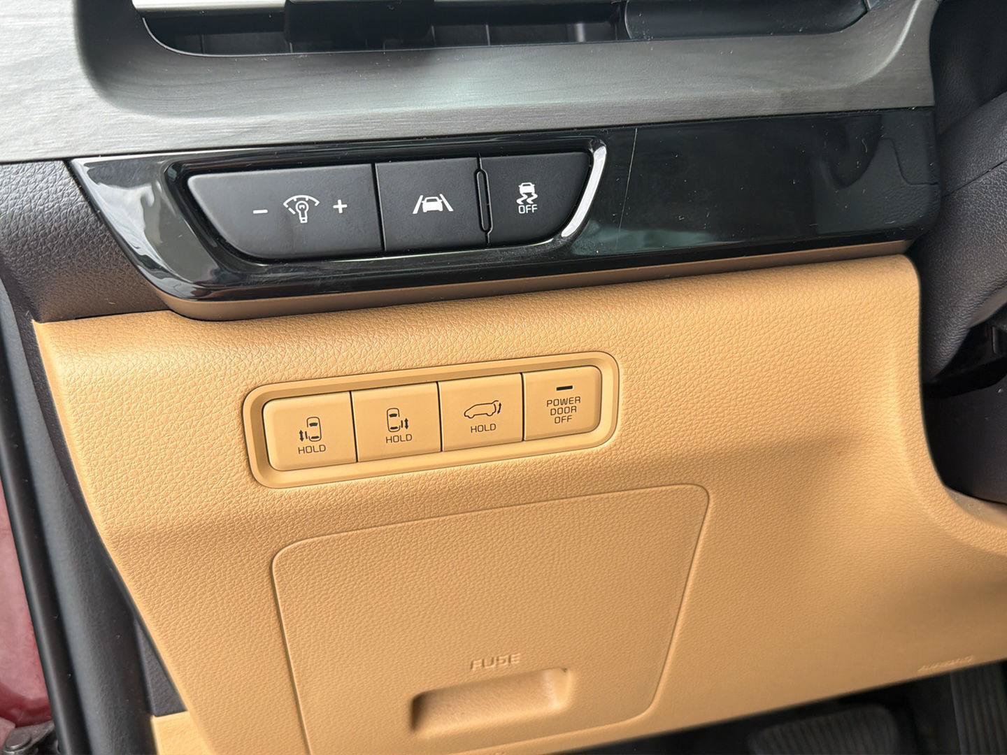 Used 2022 Kia Carnival EX FWD image 18