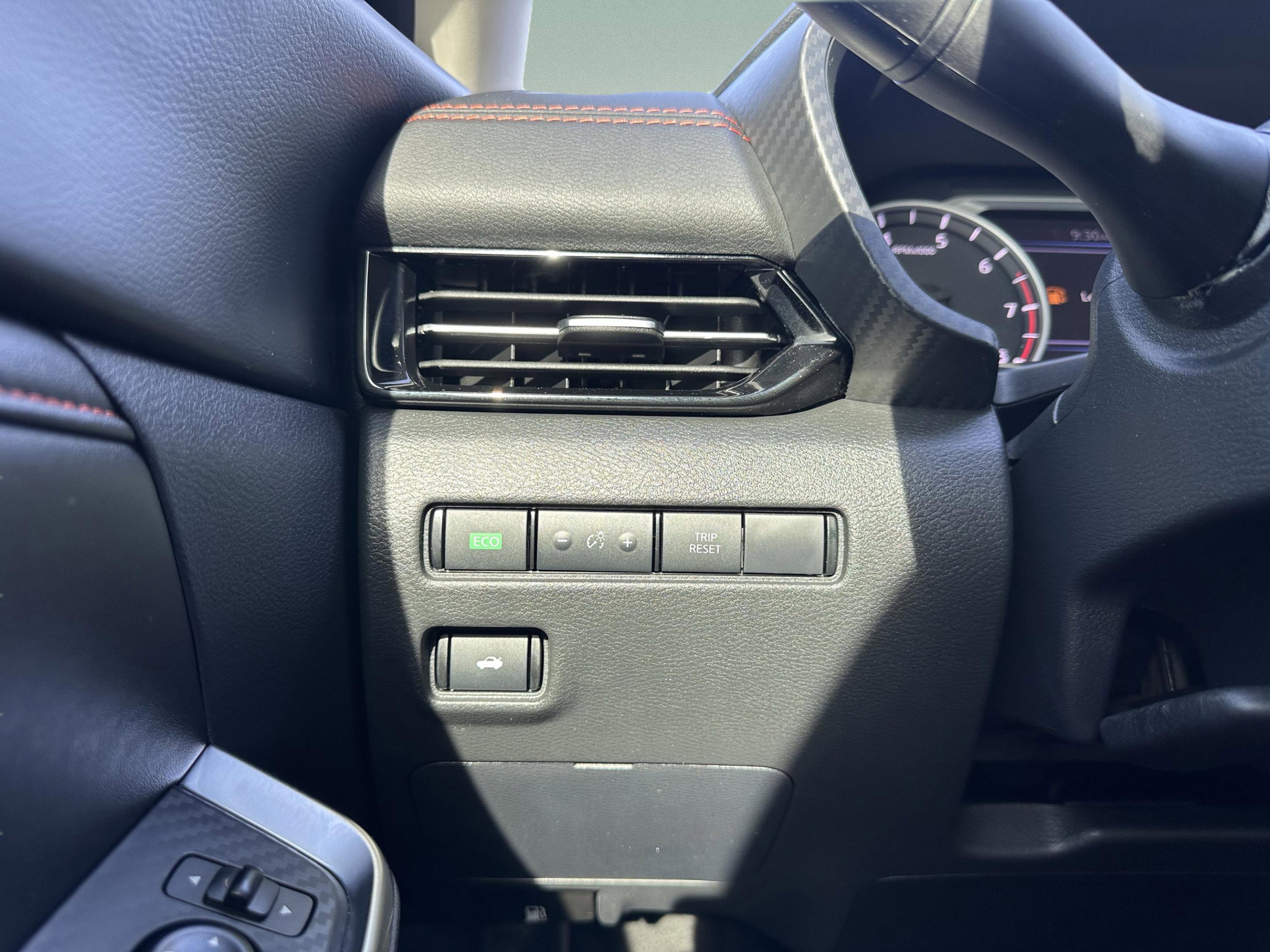 Certified 2025 Nissan Sentra SR image 29