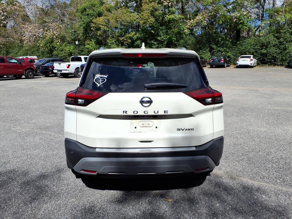 Used 2021 Nissan Rogue SV w/ Premium Package image 4