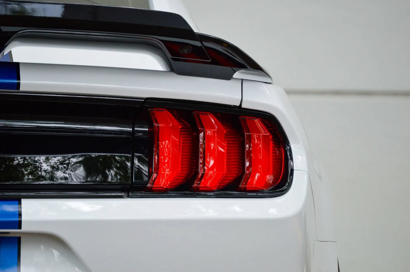 Used 2018 Ford Mustang Shelby GT350 w/ Convenience Package RWD image 13
