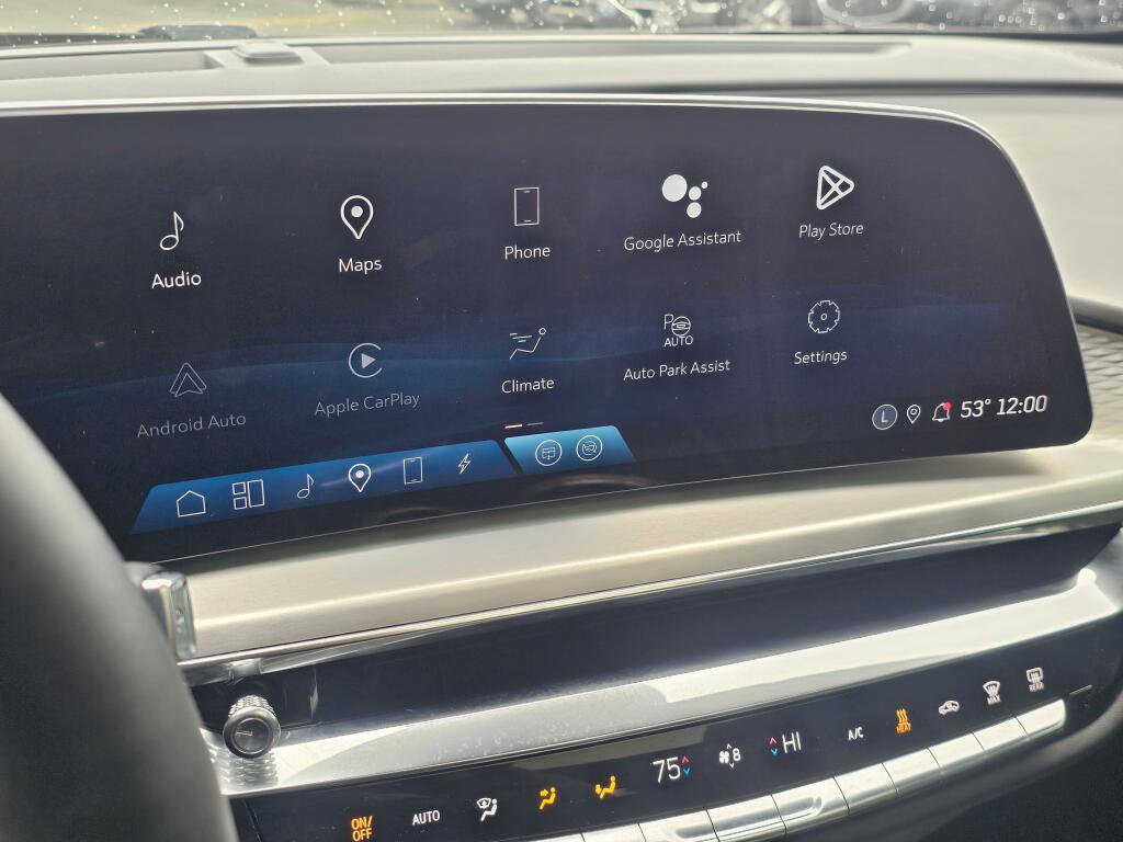 Used 2023 Cadillac Lyriq 2WD image 33