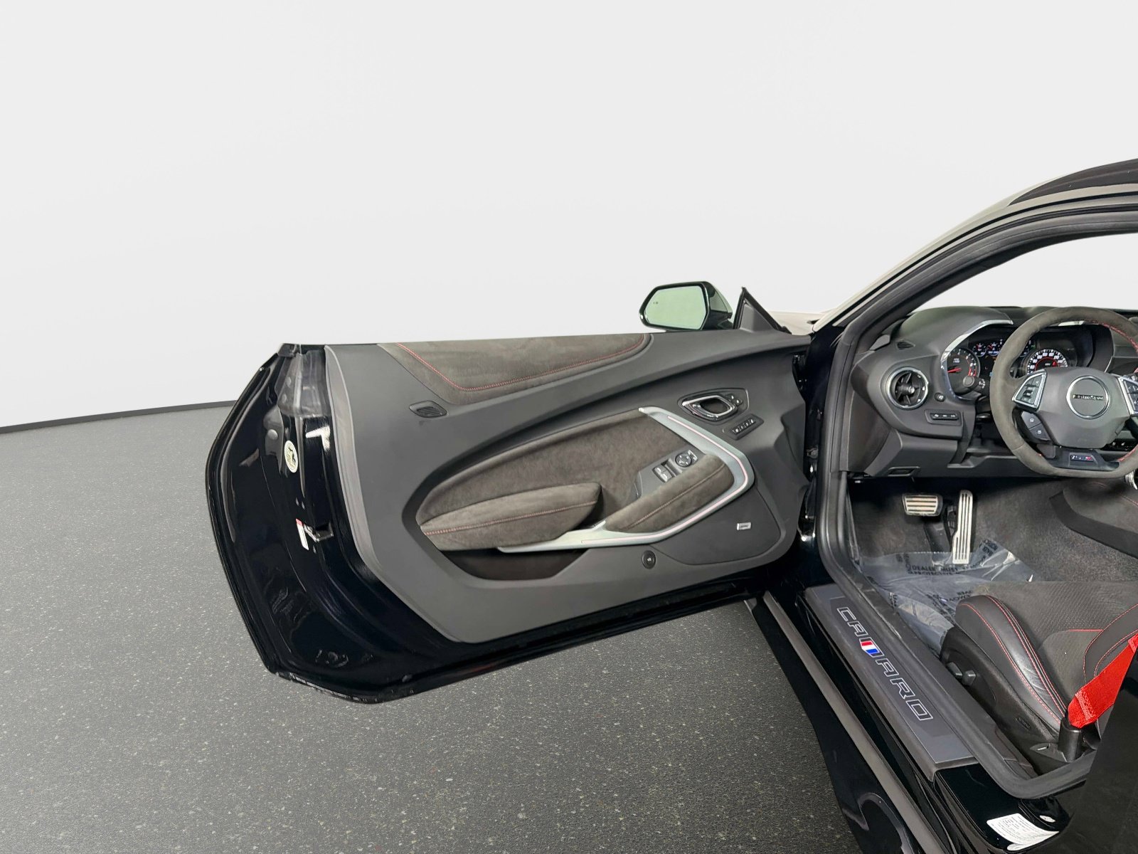 Used 2018 Chevrolet Camaro ZL1 w/ LPO, ZL1 Protection Package RWD image 27