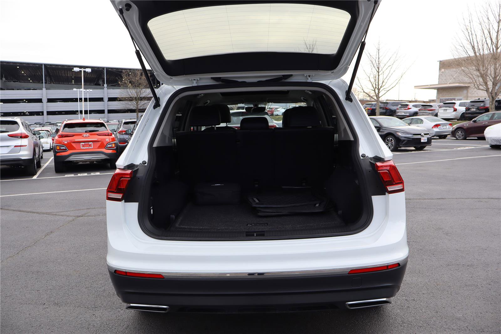 Certified 2021 Volkswagen Tiguan SE w/ Panoramic Sunroof Package image 5