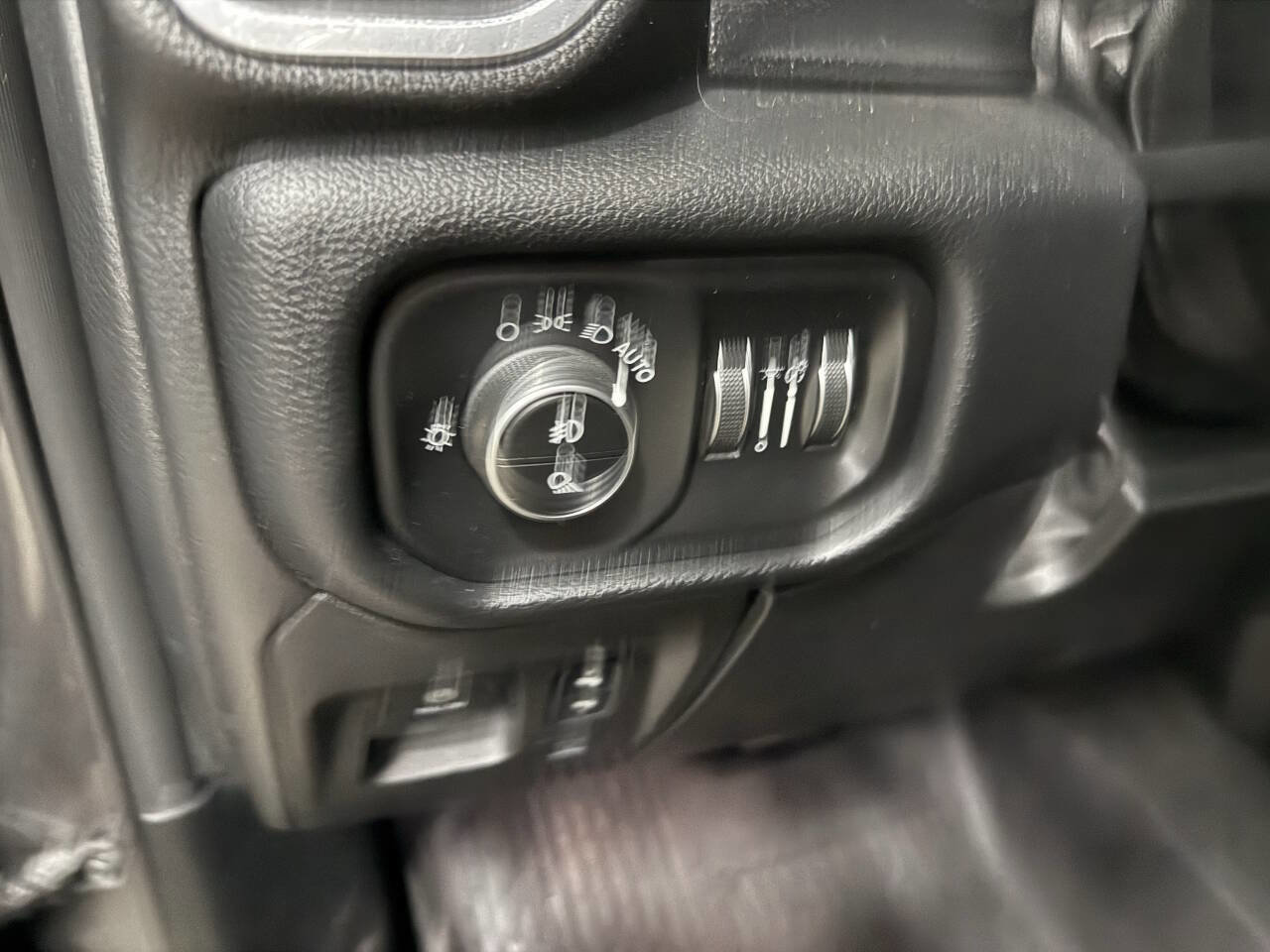 Used 2020 RAM 1500 Laramie w/ Sport Appearance Package image 20