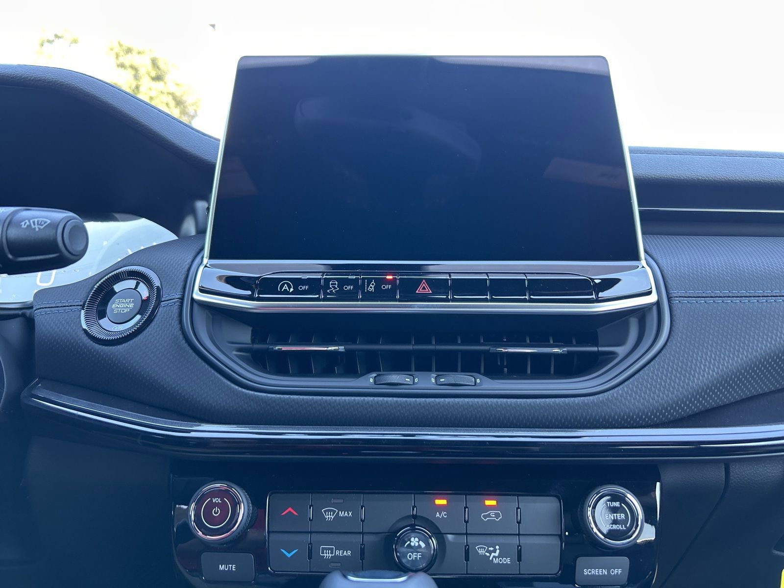 New 2026 Jeep Compass Latitude image 15