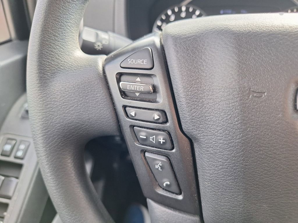 Used 2024 Nissan Frontier SV image 18
