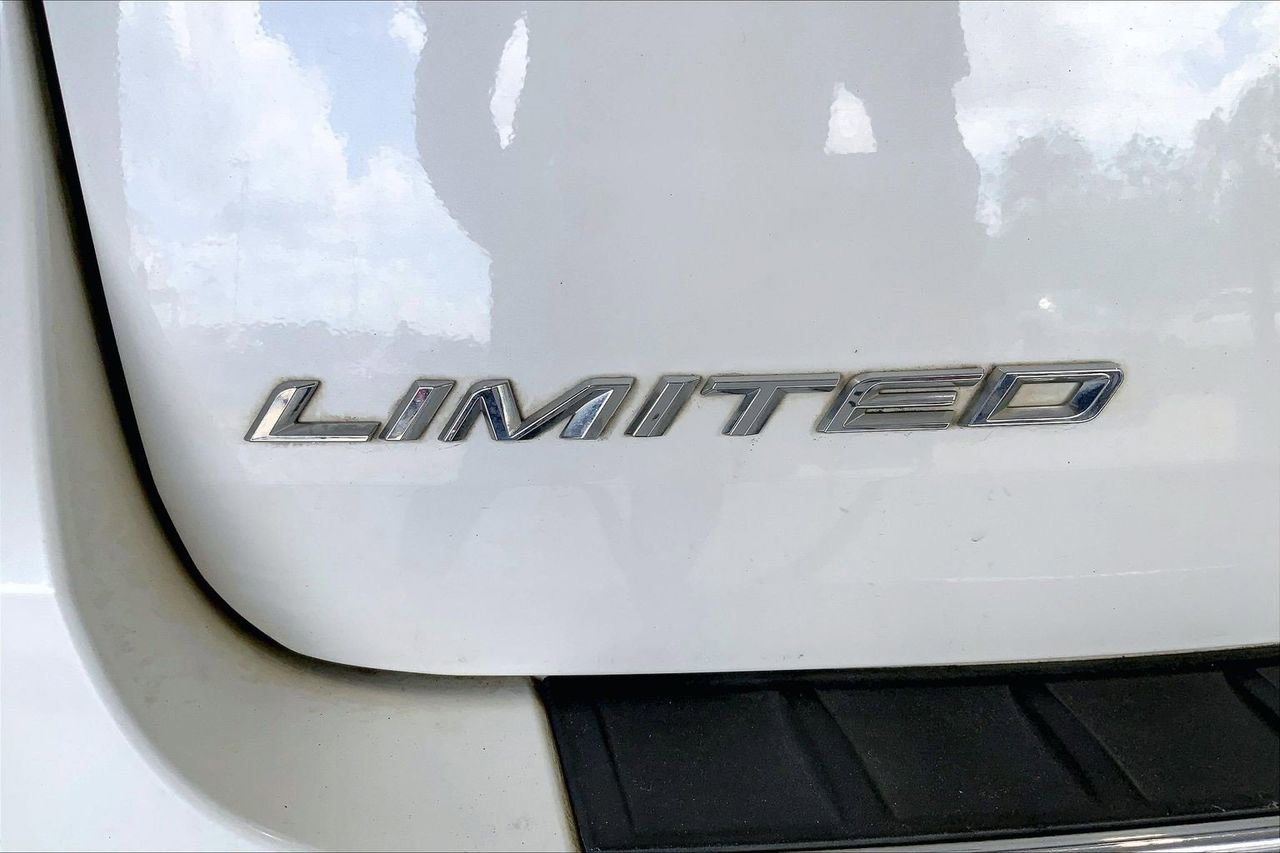 Used 2020 Ford Explorer Limited RWD image 9