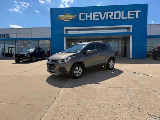 Used 2022 Chevrolet Trax LT w/ LT Convenience Package AWD/4WD image 2