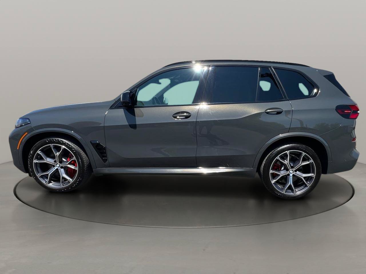 Used 2024 BMW X5 M60i AWD/4WD image 2