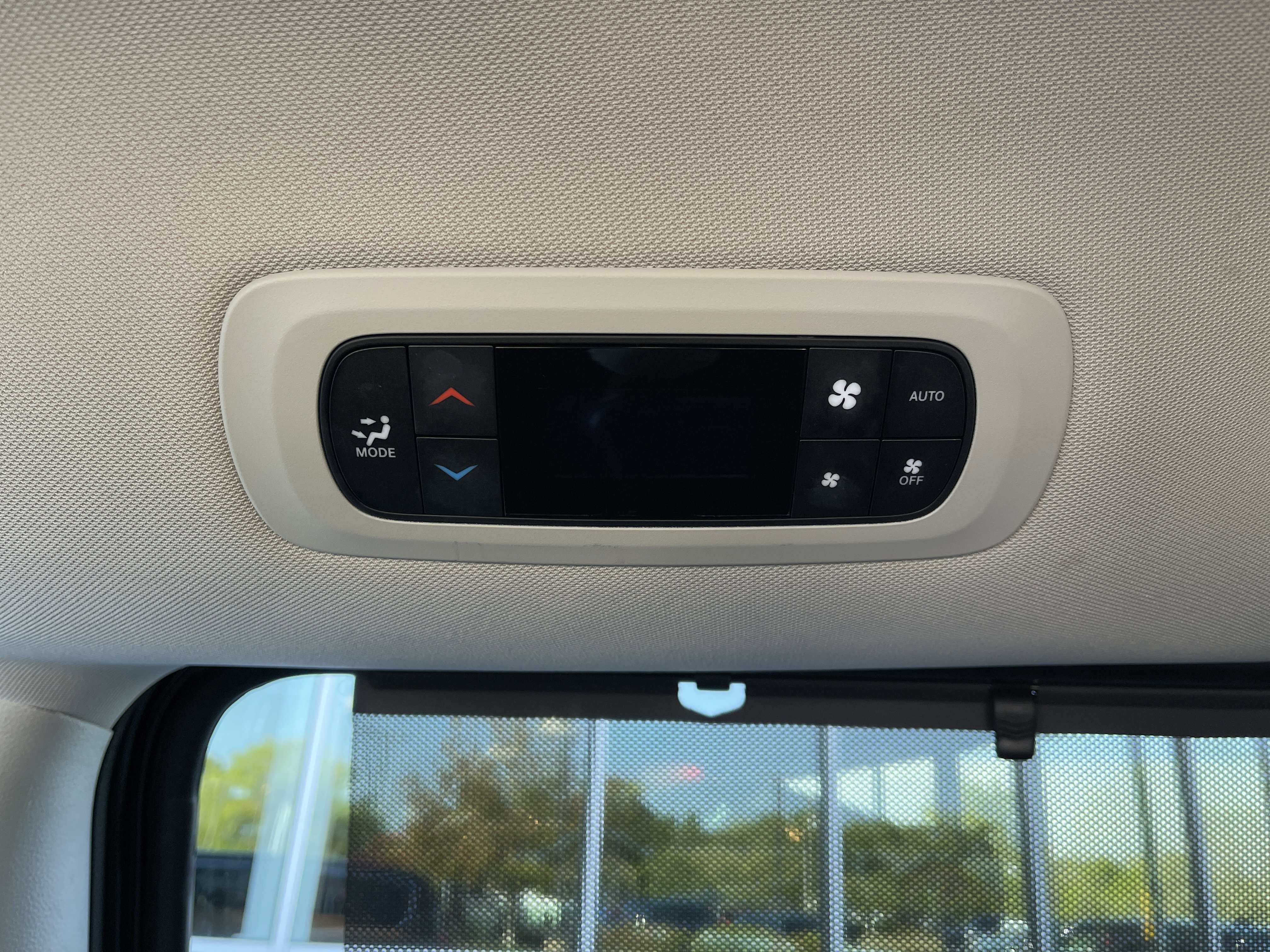 Used 2024 Chrysler Pacifica Touring-L image 41