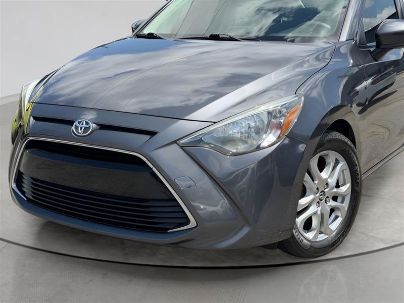 Used 2018 Toyota Yaris iA FWD image 3