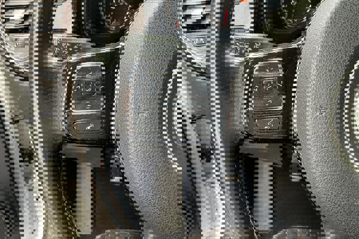 Used 2018 Volkswagen Beetle S image 16