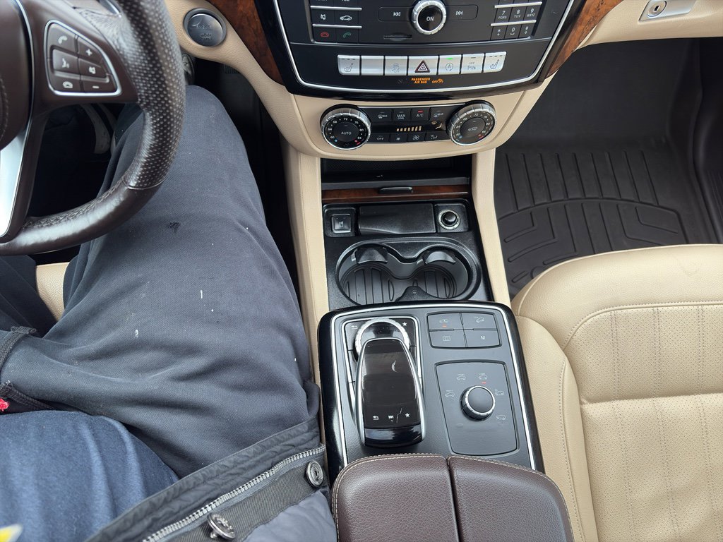 Used 2019 Mercedes-Benz GLS 450 4MATIC image 18