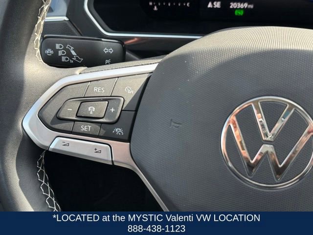 Certified 2022 Volkswagen Tiguan SE w/ Panoramic Sunroof Package AWD/4WD image 40