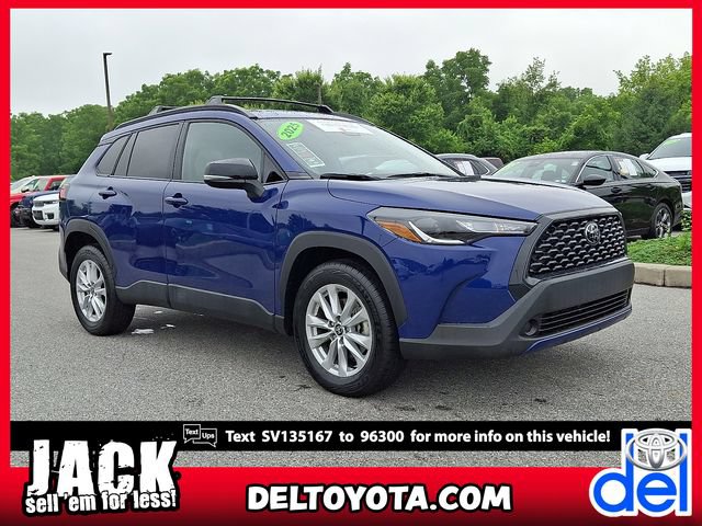 Certified 2025 Toyota Corolla Cross LE w/ Moonroof Package AWD/4WD image 1