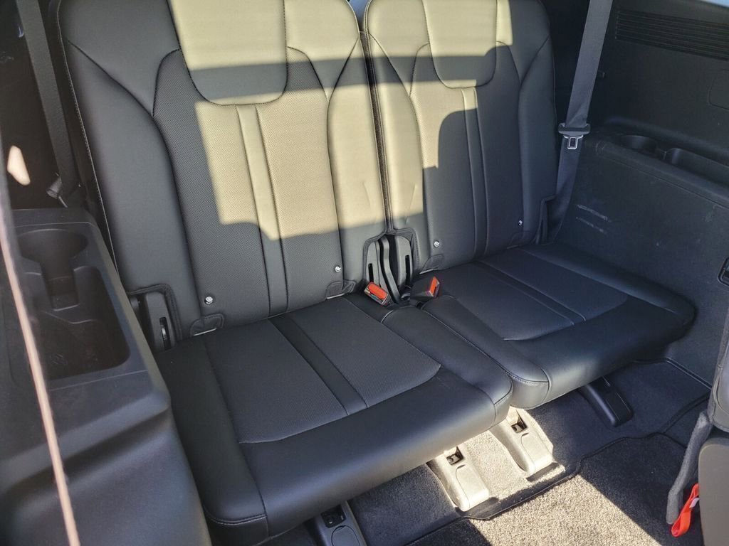 Used 2024 Kia Sorento SX Prestige image 11