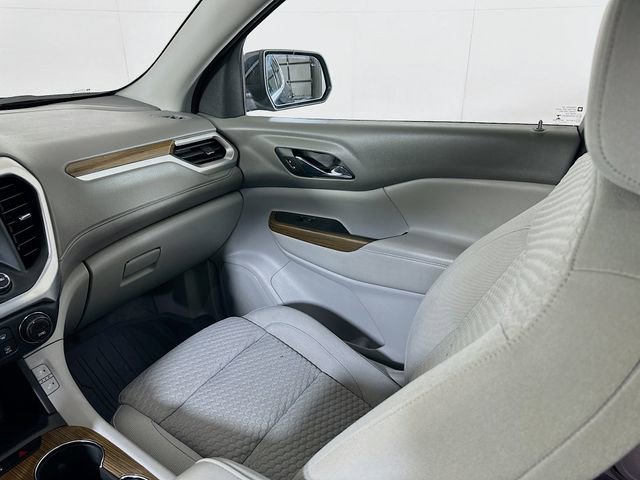 Used 2017 GMC Acadia SLE w/ Driver Alert Package I FWD image 30
