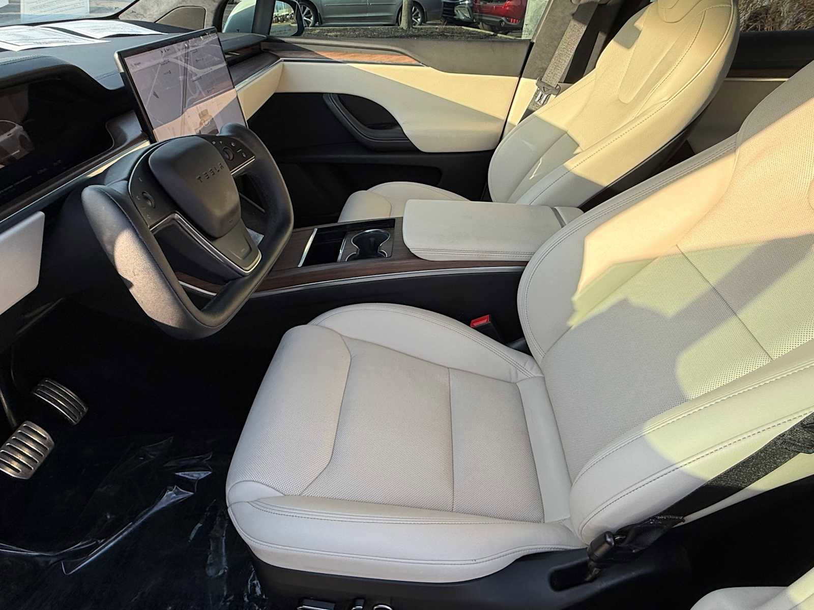Used 2022 Tesla Model X image 19