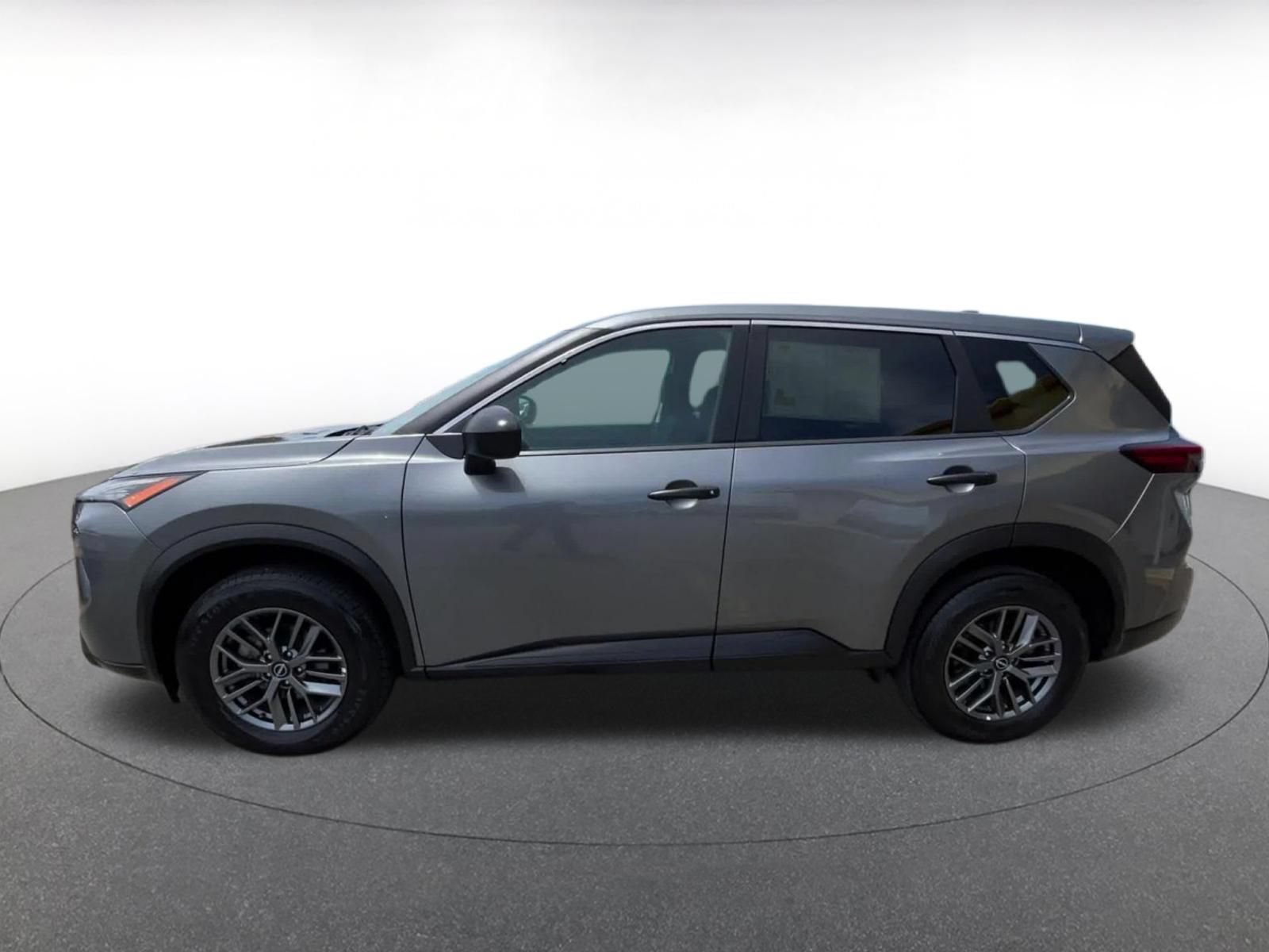 Used 2024 Nissan Rogue S AWD/4WD image 8
