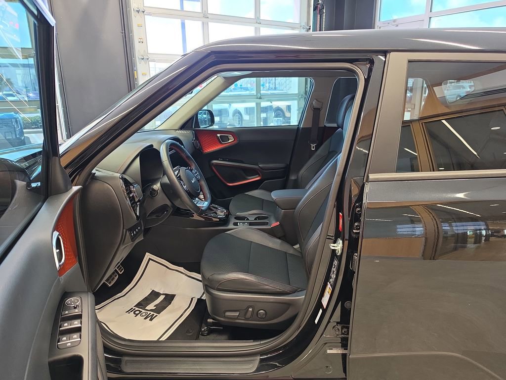 Certified 2025 Kia Soul GT-Line w/ GT-Line Technology Package FWD image 15