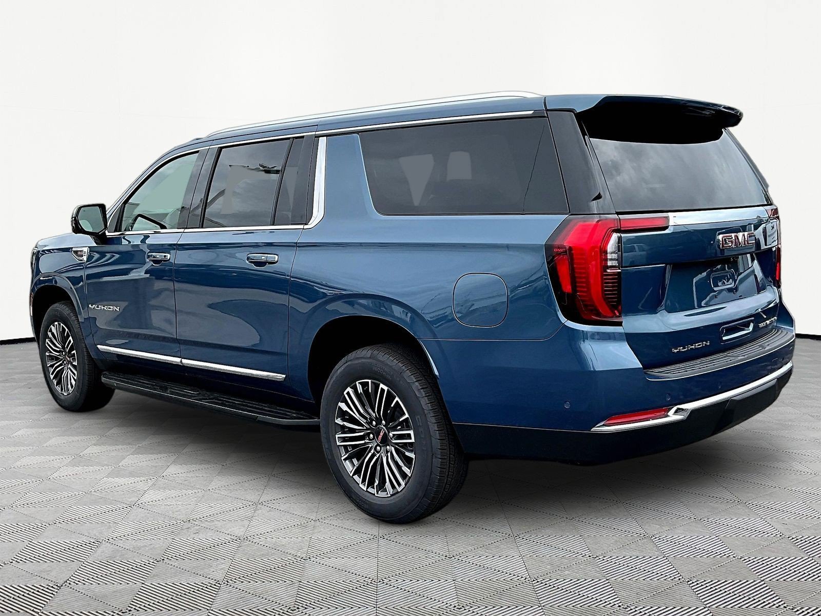 New 2026 GMC Yukon XL Elevation w/ Elevation Premium Package AWD/4WD image 4
