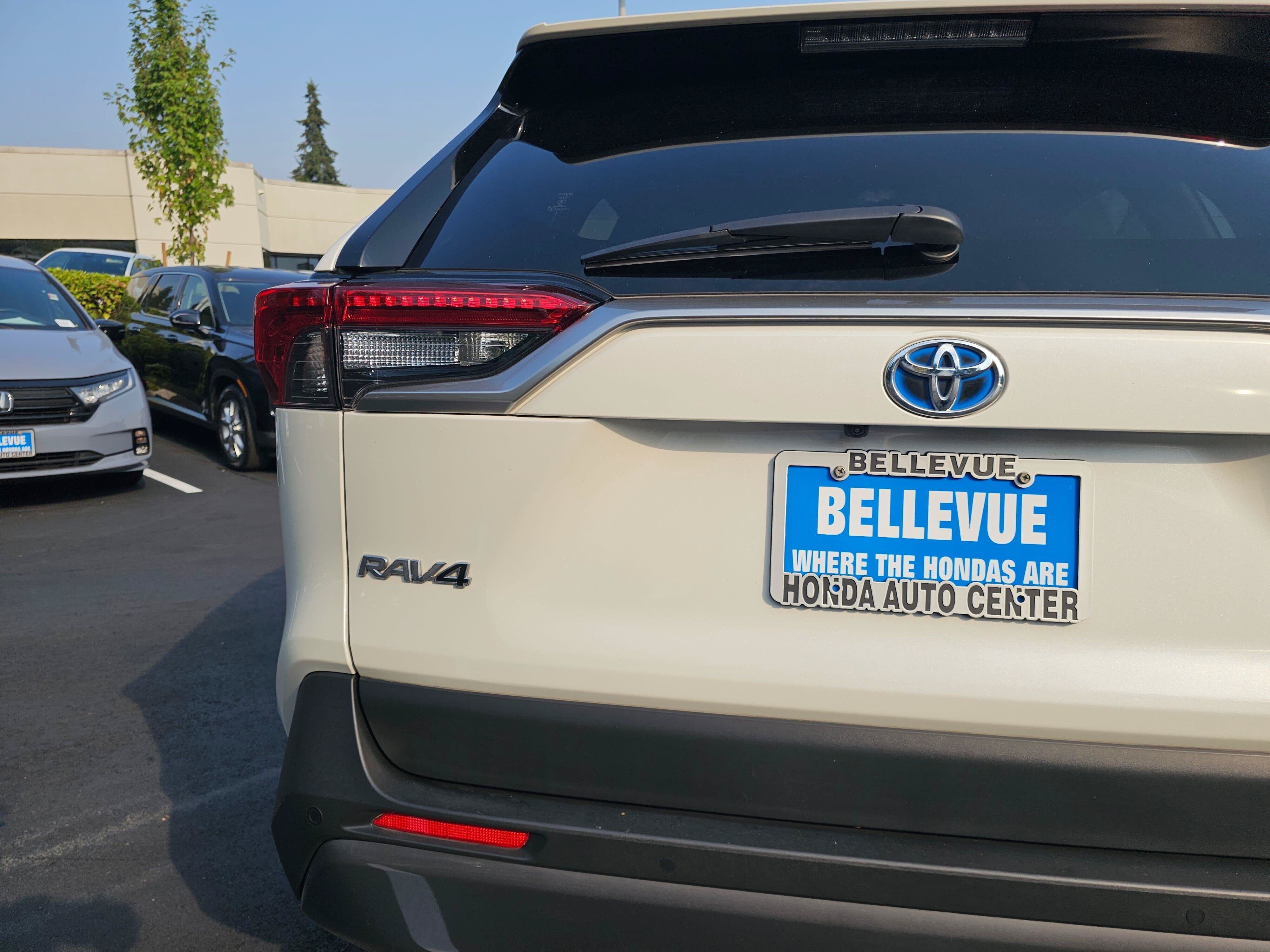 Used 2020 Toyota RAV4 Limited AWD/4WD image 16