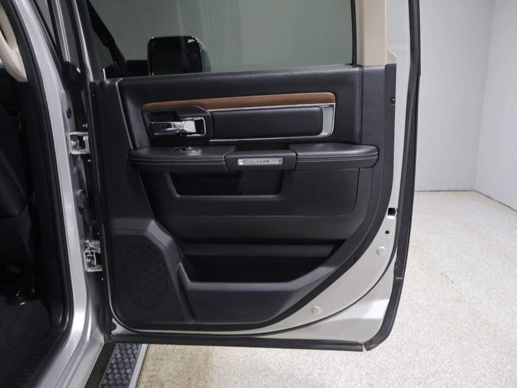 Used 2016 RAM 3500 Laramie image 21