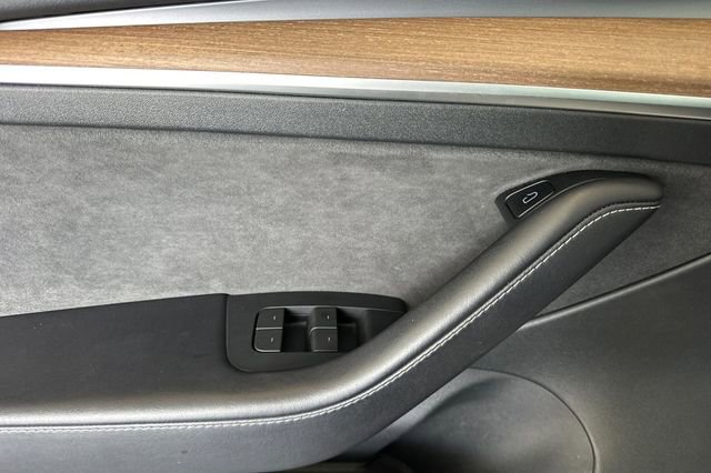 Used 2023 Tesla Model 3 Standard Range RWD image 12