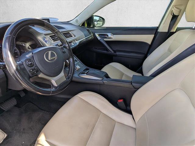 Used 2017 Lexus CT 200h image 18